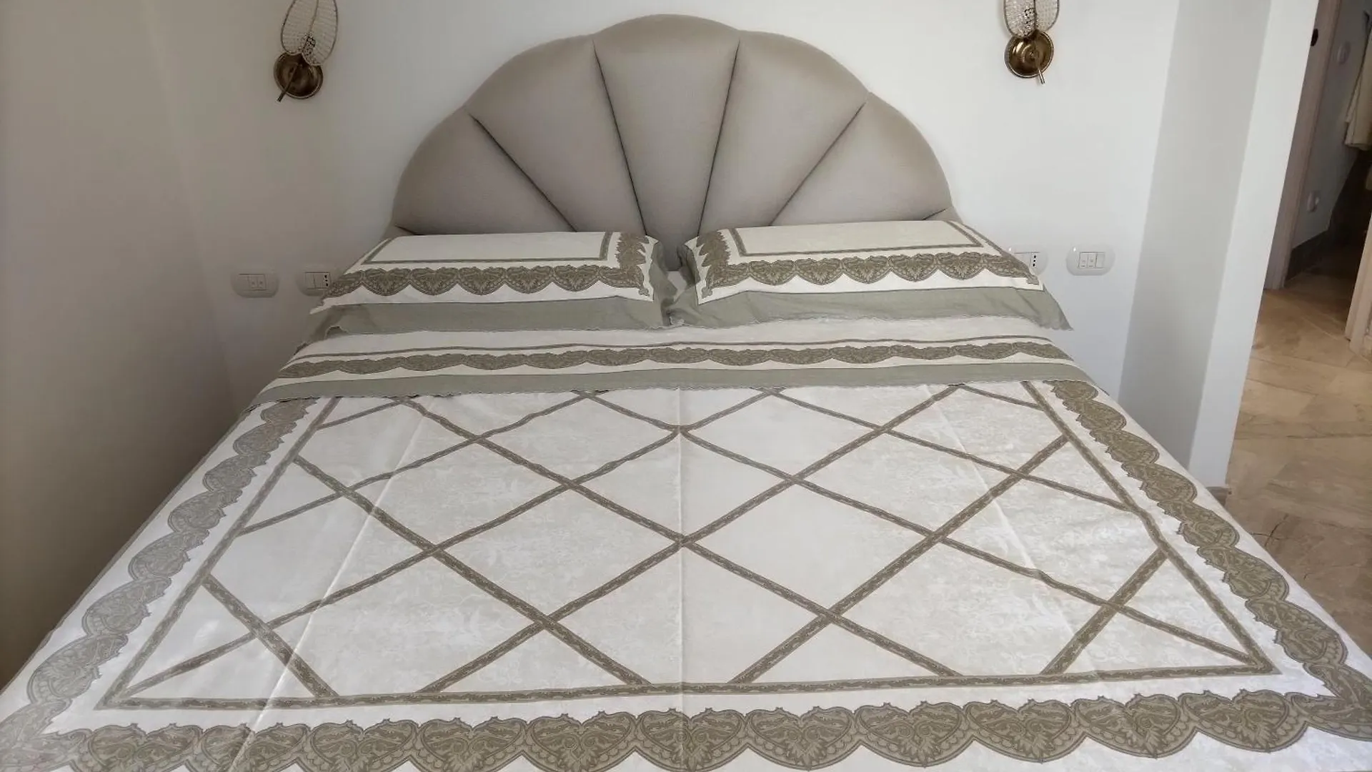 Sherden - Esmeralda Luxury Apartment Marinella  0*, Marinella (Sardinia) Italy